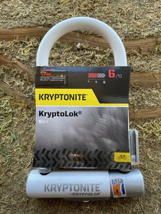 Kryptonite Kryptonite Krypto Series 2 Mini-7 U-Lock - 3.25 x 7", Keyed, White, Includes bracket