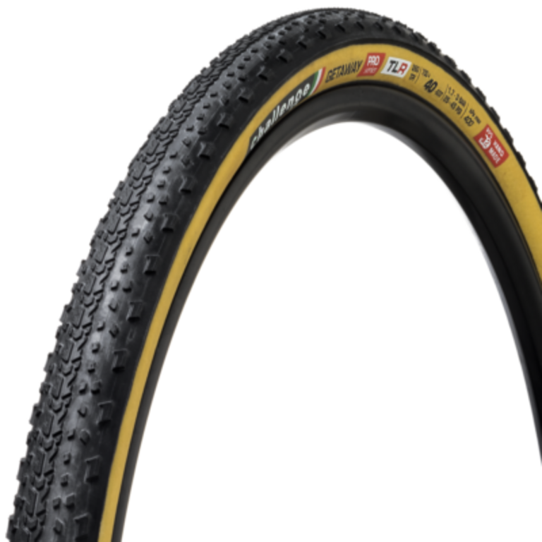 Challenge Tire Getaway Pro TLR Tire, 700 x 40 Black/Tan