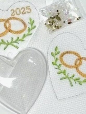 Kate Dickerson OMD56 Heart "Wedding Rings" w/dome and confetti