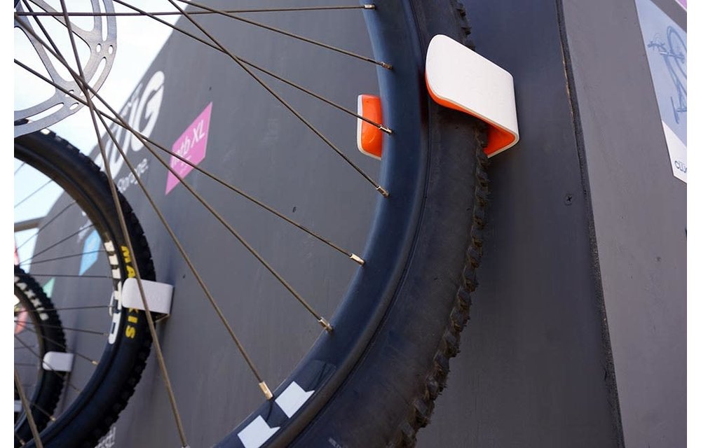 Clug soporte de pared Bici hibrida
