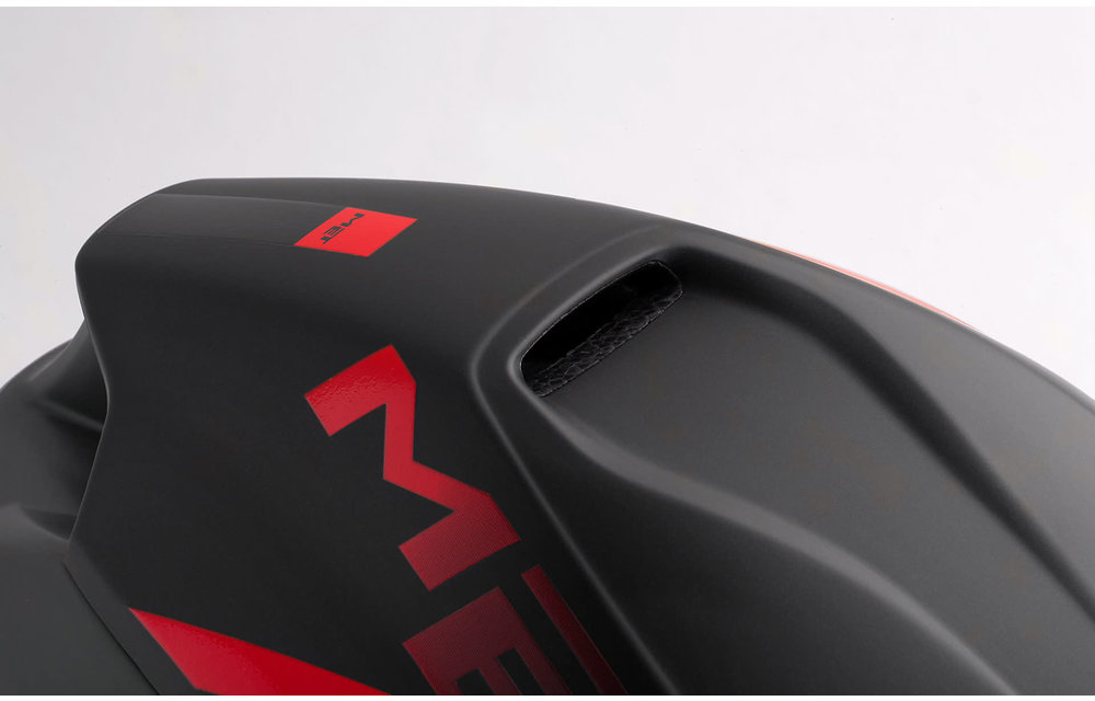 Met Casco Manta