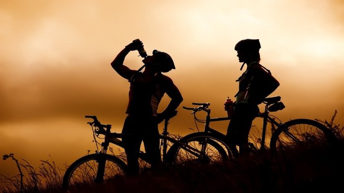 Tips para mantenerte hidratado en la bici