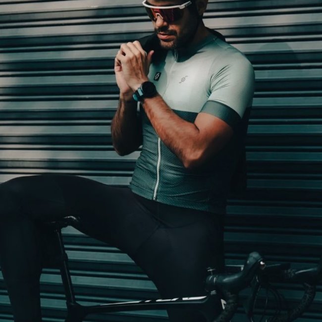 Ropa de ciclismo: Jerseys y Shorts para bicicleta - WeRbikes Tienda de  Bicicletas