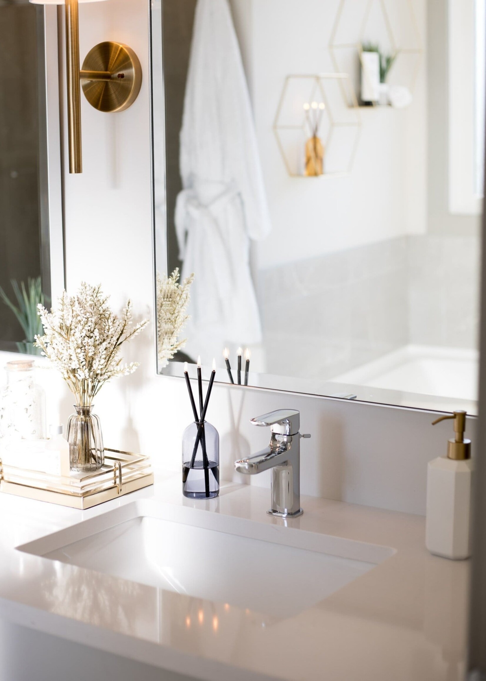 Everlasting Candle Co. Storm Vase