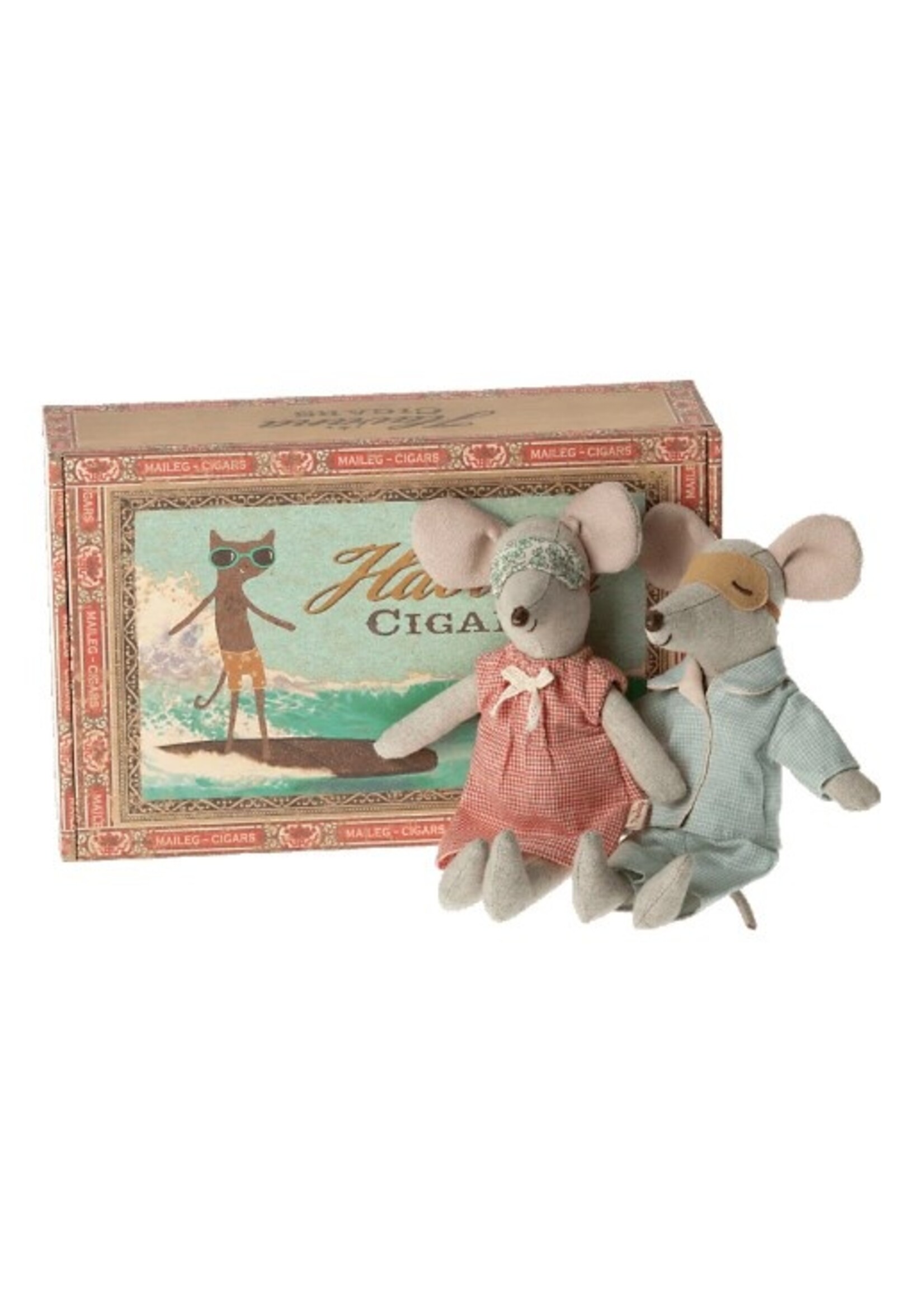 Mum and Dad Mice in Cigarbox