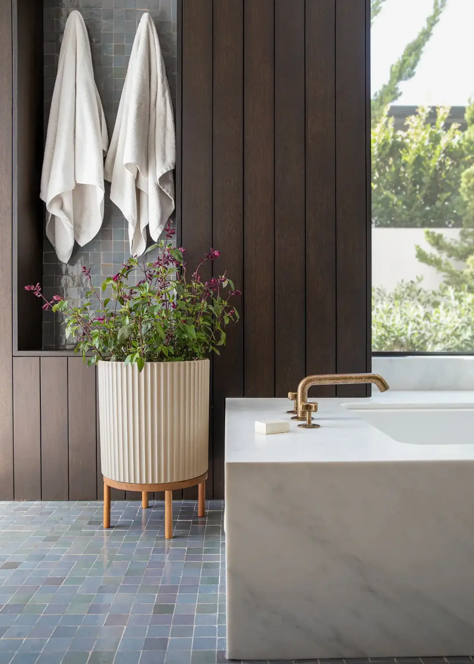 Veradek Mason Demi Planter With Stand (Choisir modèle)