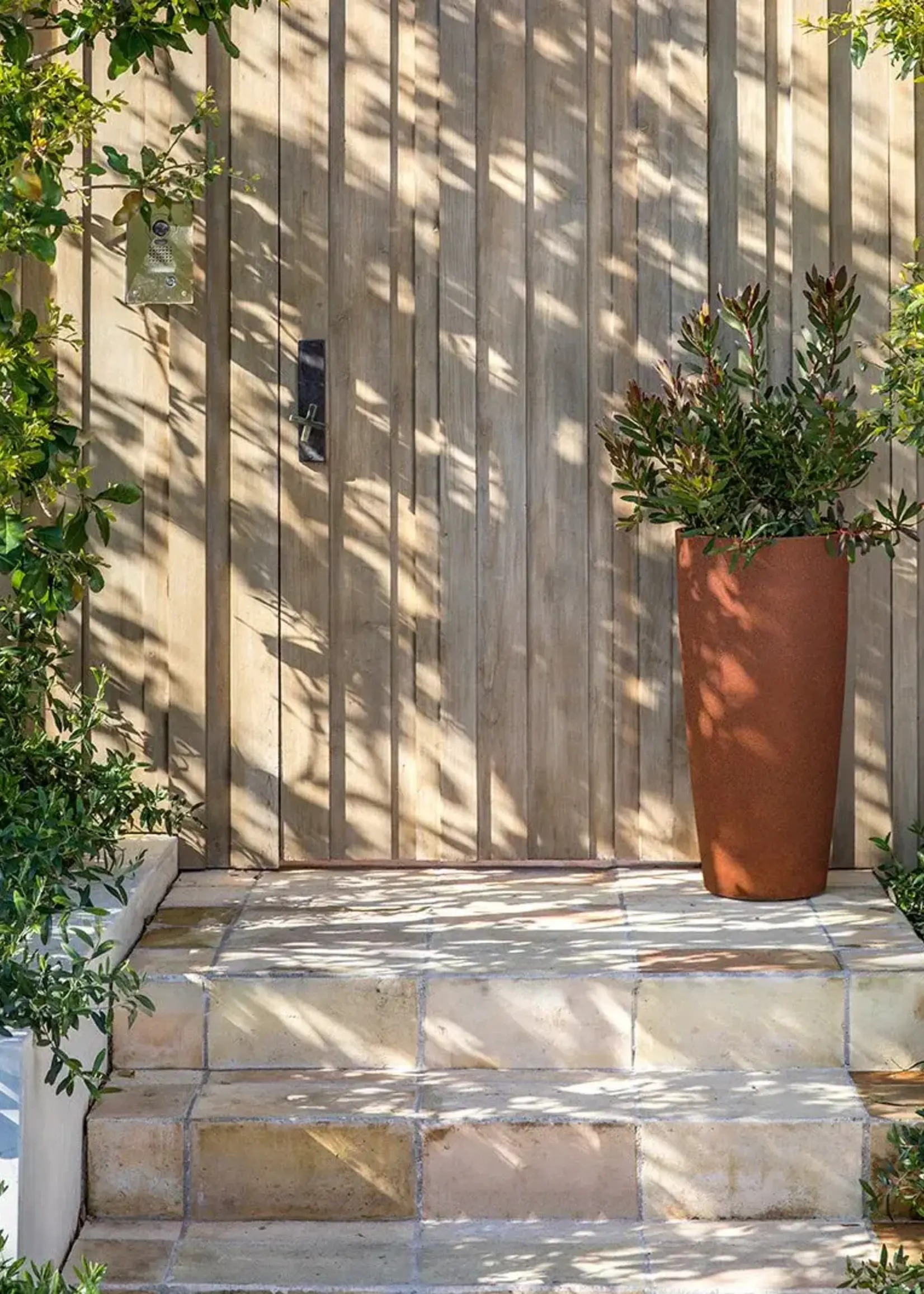 Veradek Selena Patina Planter