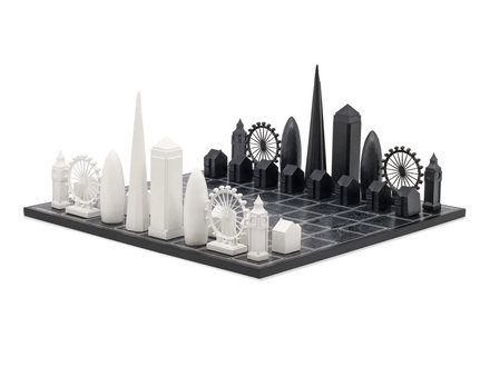 london chess set with city map board