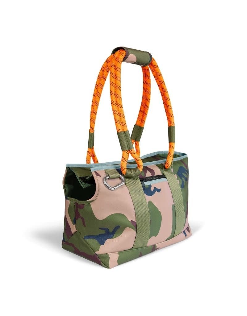 https://cdn.shoplightspeed.com/shops/620270/files/42774335/800x1024x2/roverlund-roverlund-out-and-about-pet-tote-camo-an.jpg