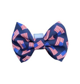 CHLOE & MAX CHLOE & MAX Bow Tie Small Flag