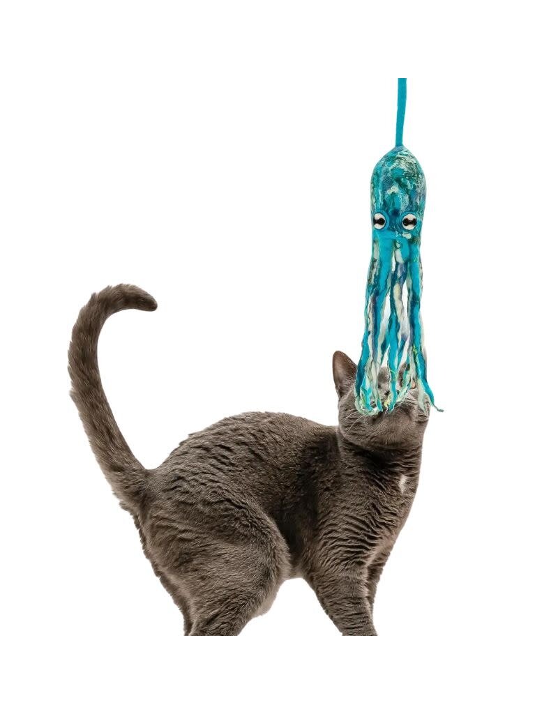 CAT IN THE BOX Wool Octopus Cat Toy with 4-Foot Tether