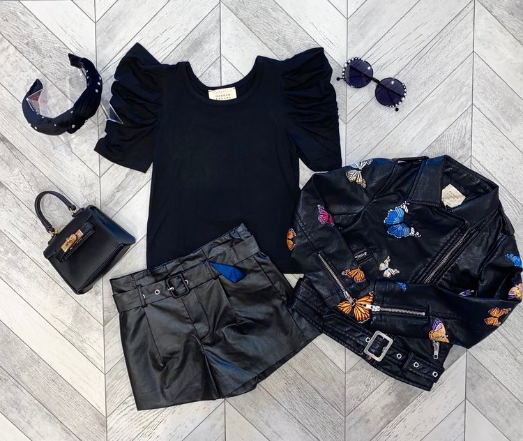 Hannah Banana Faux Leather Shorts w/ Belt