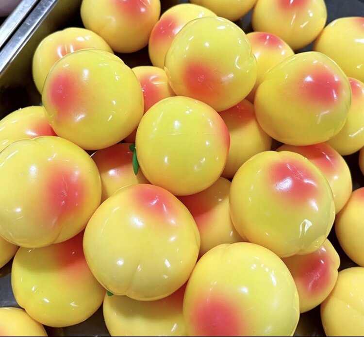 CALAKIDS XO Crunchy Peach Squishy