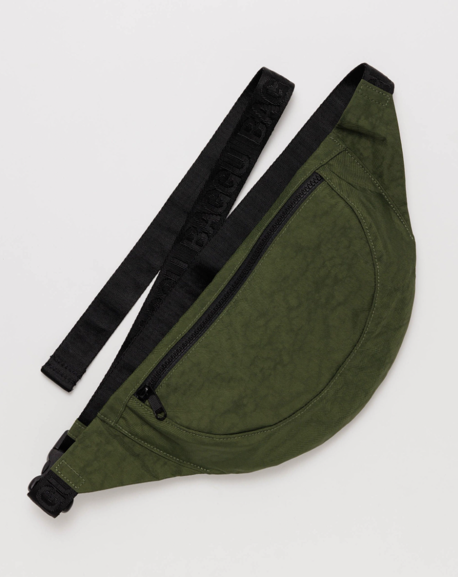 dying my bluebell @BAGGU fanny pack green! this is my first time dying, BAGGU Crescent Bag
