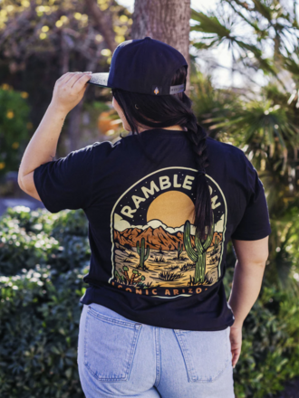1421 - iconic arizona Desert Rambler Unisex T-Shirt