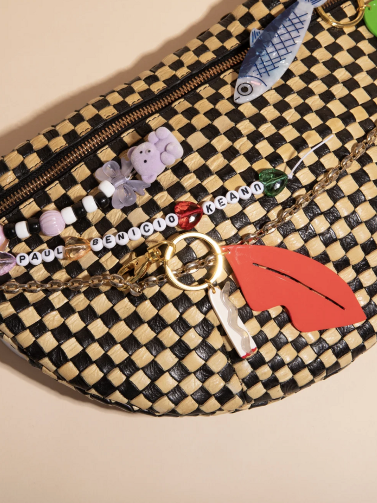 Smoky Lips Charm
