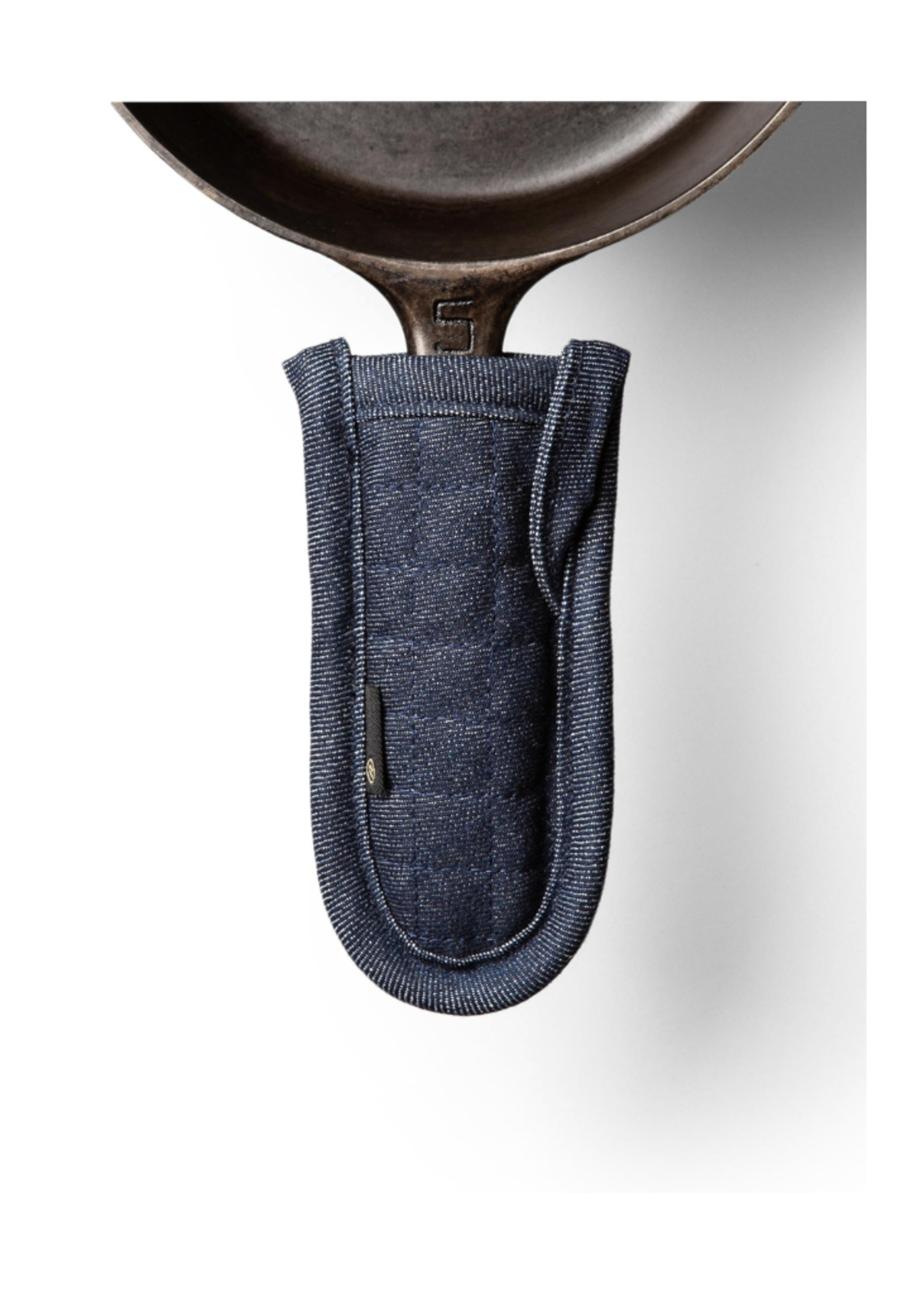 Mi Cocina Panhandle Holder in Raw Denim