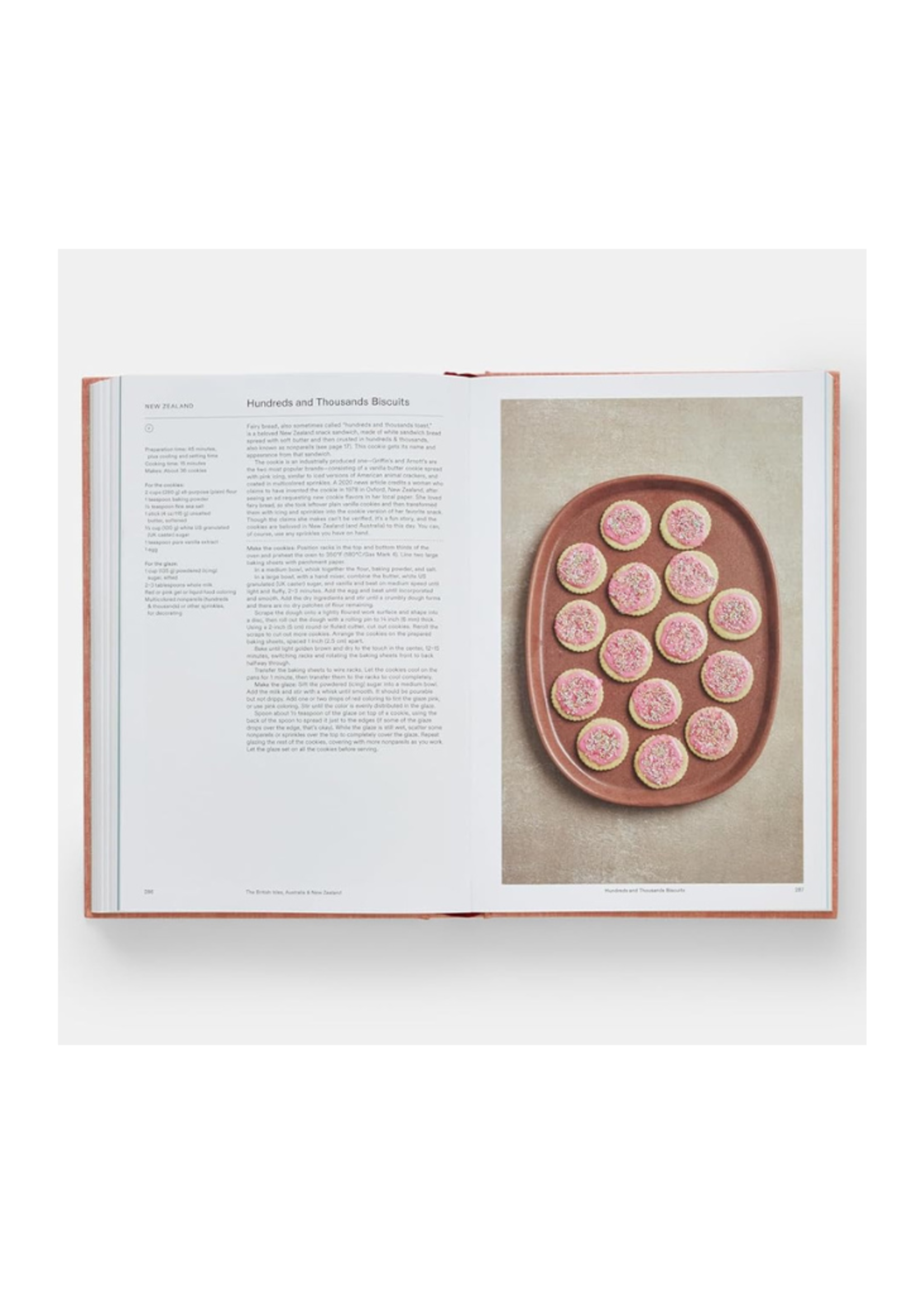 Phaidon Press Phaidon - ﻿﻿﻿Crumbs: Cookies and Sweets from Around the World  by Ben Mims