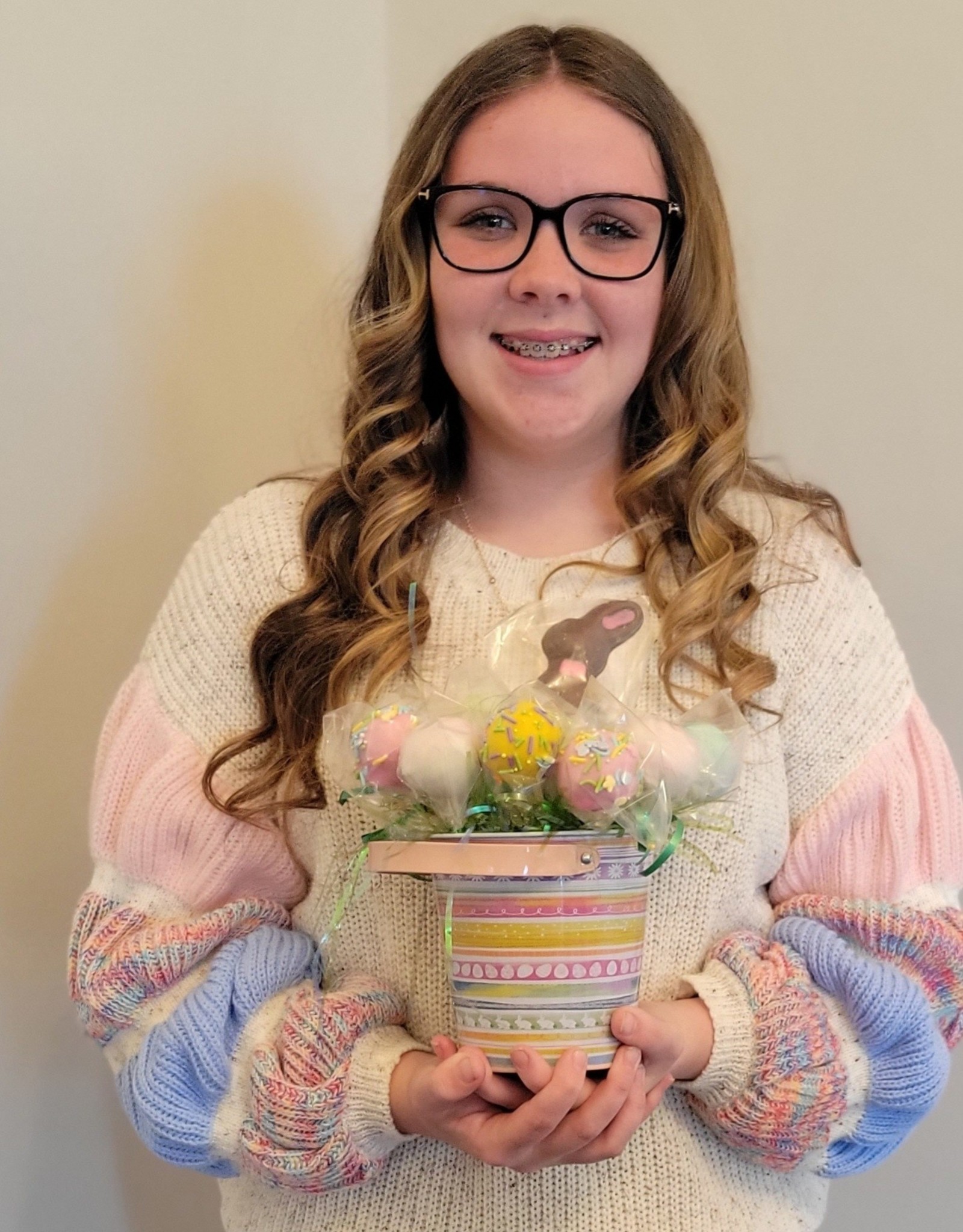 Fun Easter Dessert Recipe: Easter Egg Cake Balls or Pops - petite fete