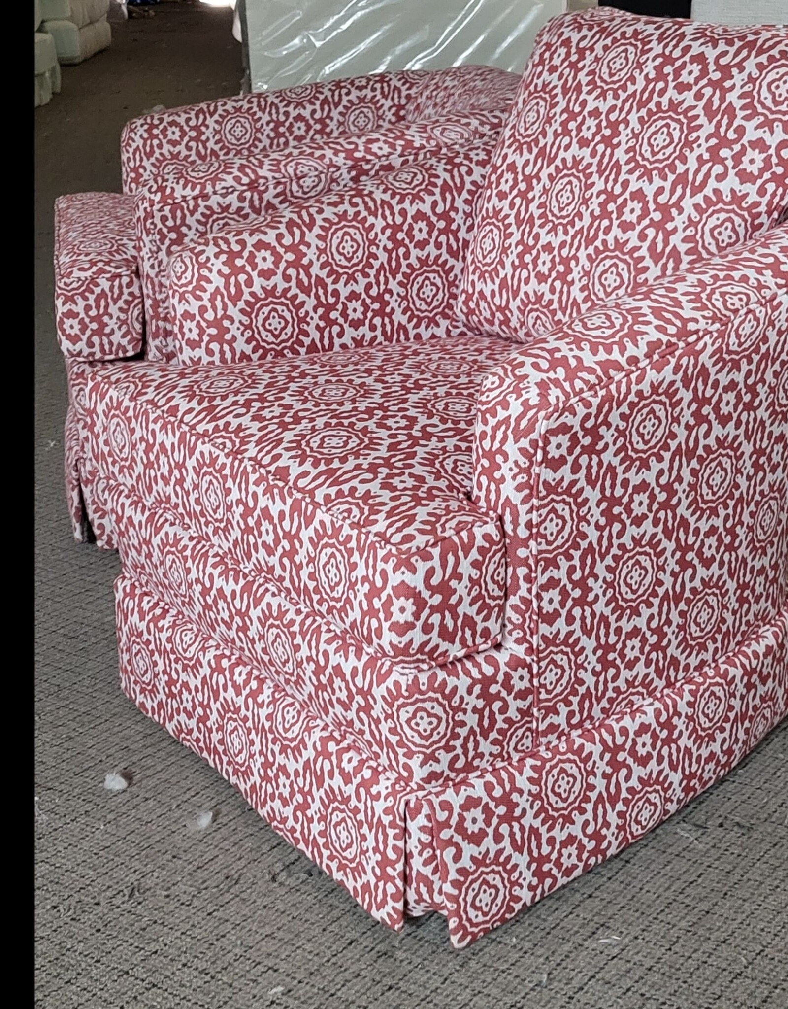 Carolina Custom Furniture Goldilocks Custom Rounded-Back Swivel Chair - Specify Fabric