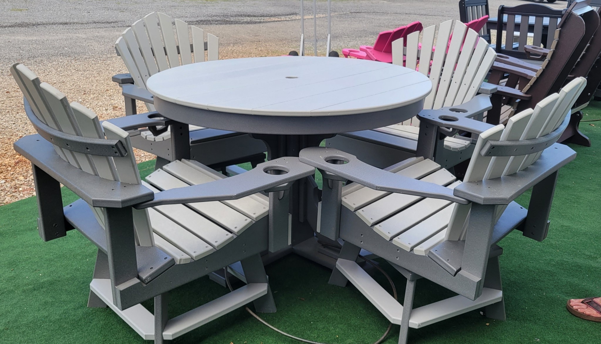 43" Round MaintenanceFree Table (No checkers Specify Height