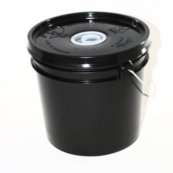 hive top bee feeder hole plug for bucket or pail Twenty 20 Tint plug 2 inch 