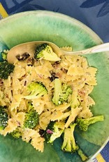 Salade de farfalle, brocoli, feta et bacon