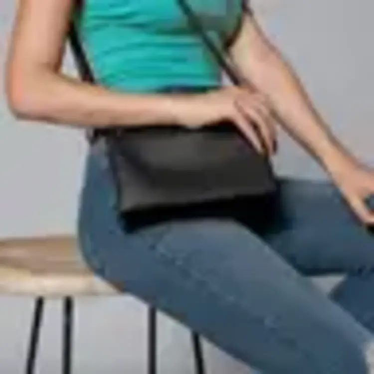 Jen & Co. Jen & Co. Riley Crossbody - Rose Gold