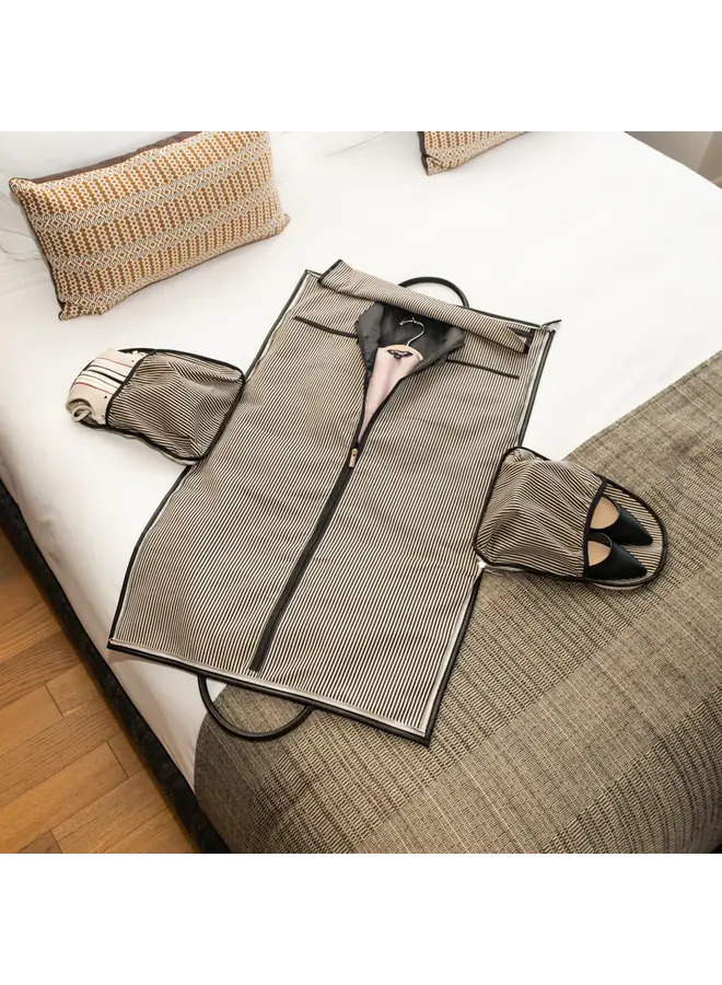Capri 2-in-1 Garment Bag Black