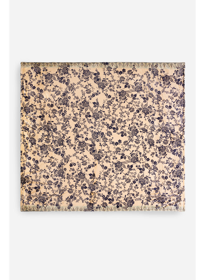 Laurel Canyon Cozy Blanket Akki