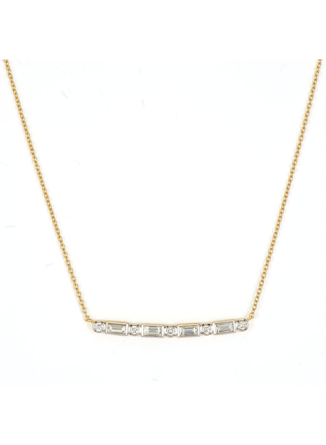 Lisse Baguette Bar Necklace with Alternating Diamond Stones