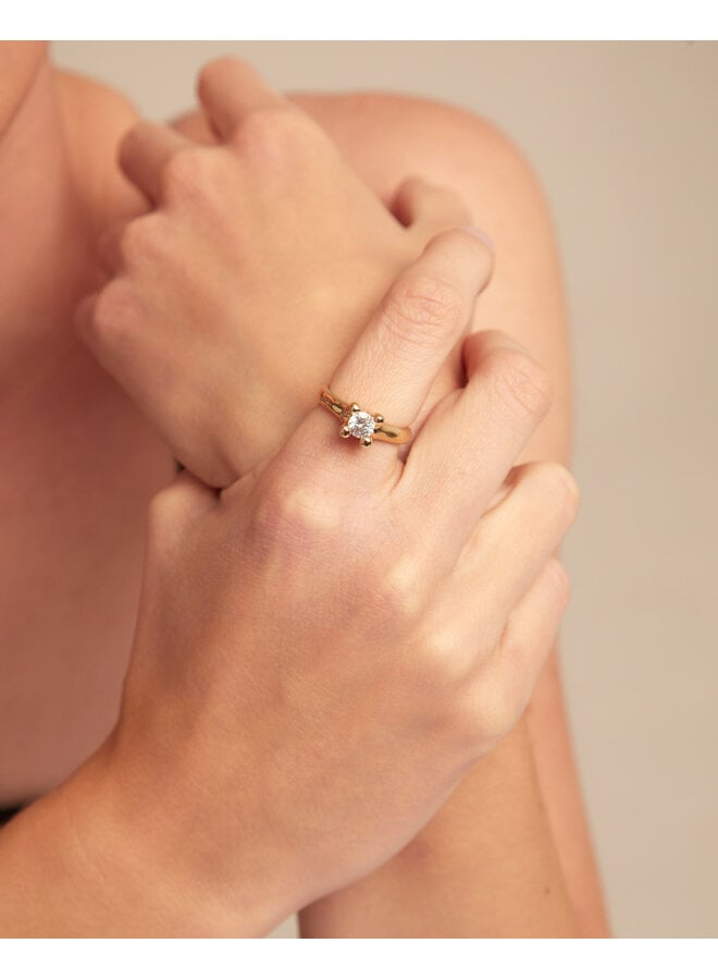 Ring with White Zirconia Gold
