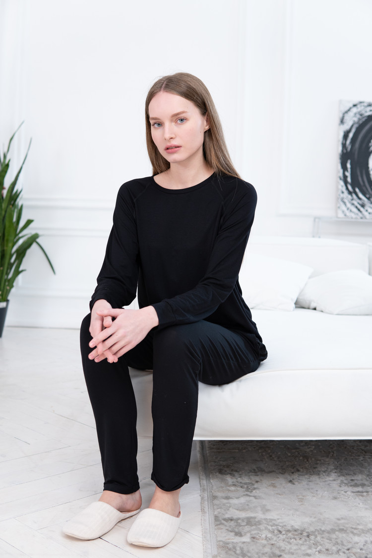 Aspen Dream Bamboo Long Sleeve Loose Fit Top - Black