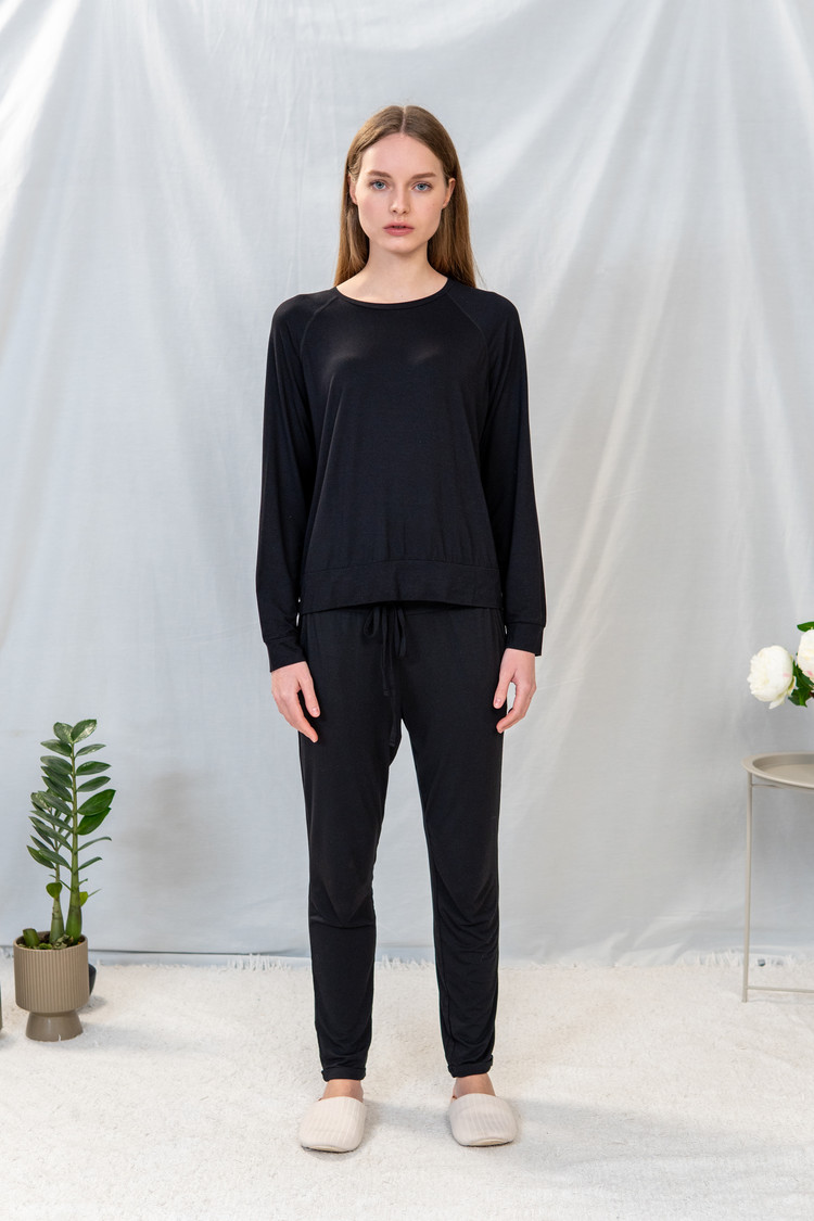 Aspen Dream Bamboo Long Sleeve Loose Fit Top - Black