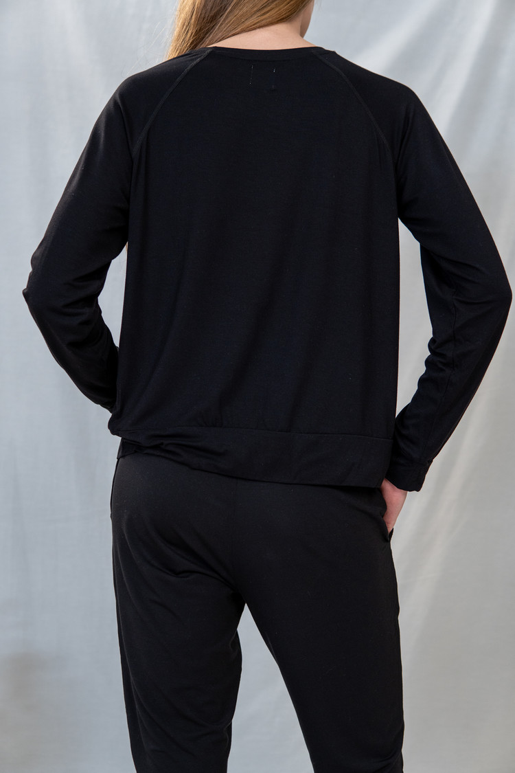 Aspen Dream Bamboo Long Sleeve Loose Fit Top - Black