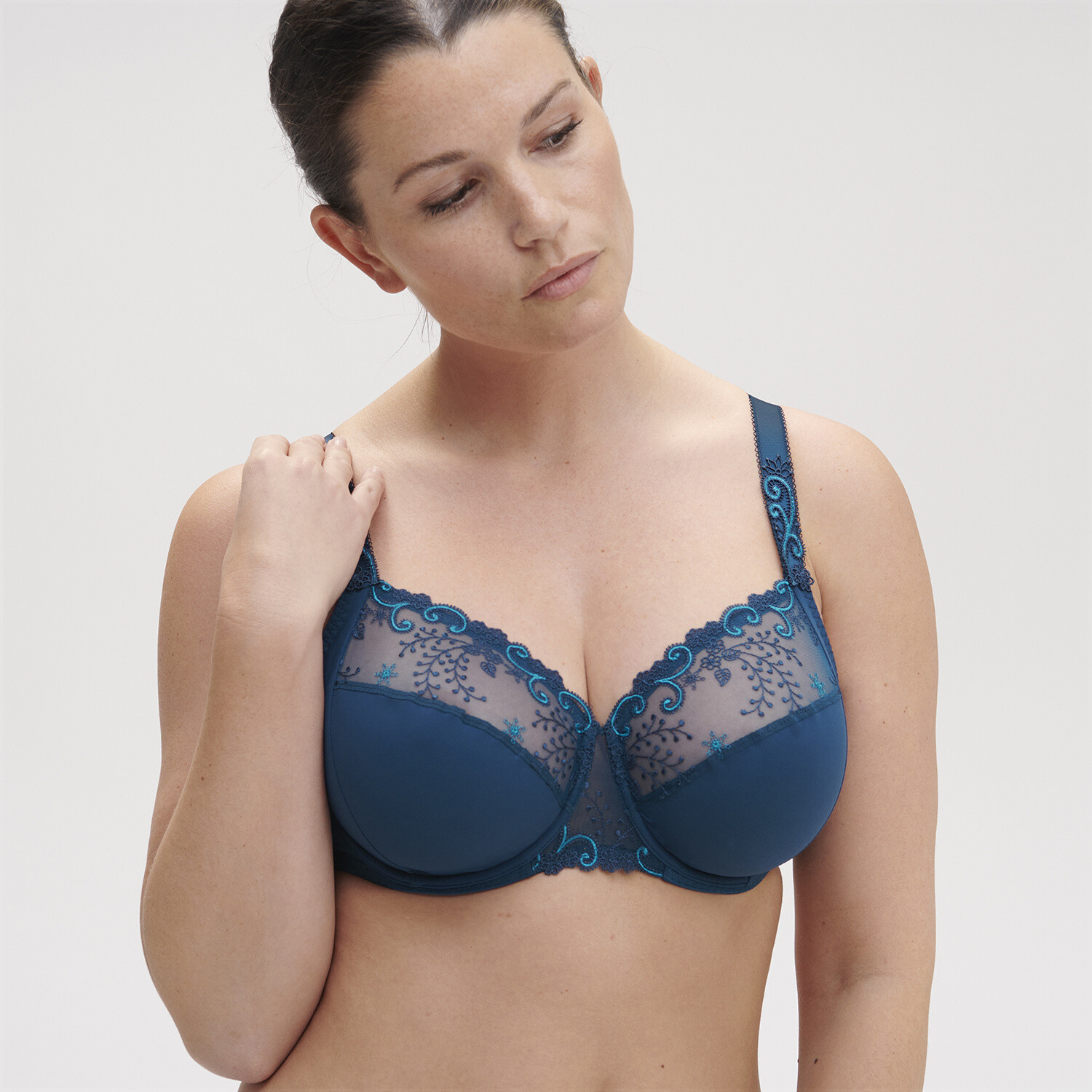 Buy COTTON CUP White BRA, Embroidered Cotton Wireless Seamed Cup