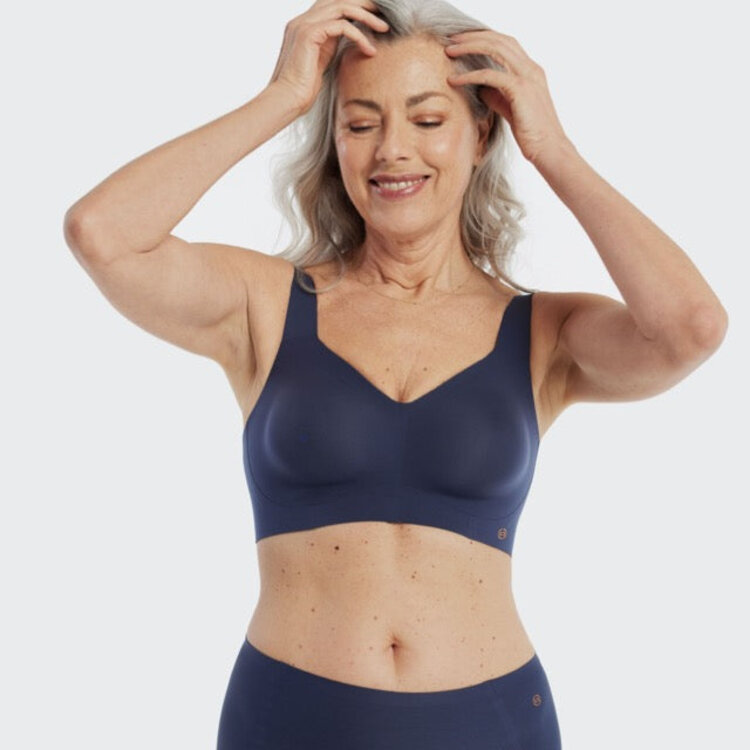 Evelyn & Bobbie Beyond Bralette Midnight Navy