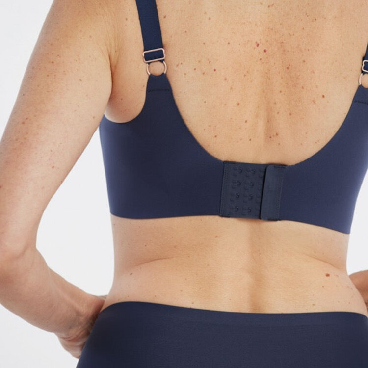 Evelyn & Bobbie Beyond Bralette Midnight Navy
