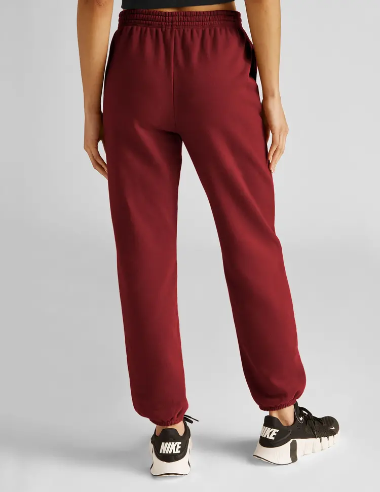 Beyond Yoga On the Go Jogger Sweatpant - California Merlot