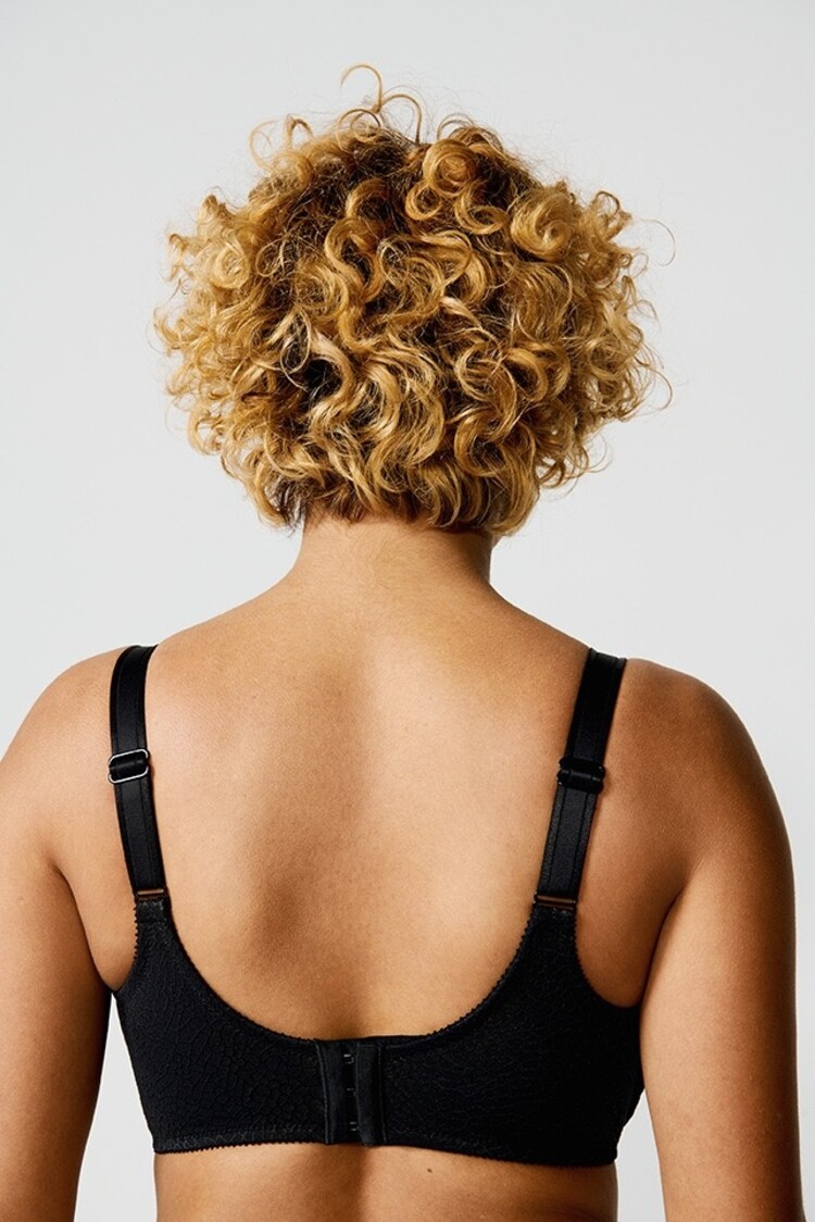 Chantelle C Magnifique Unlined Minimizer - Black (011)