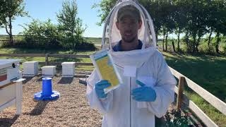 Treating for Varroa Mites - Video