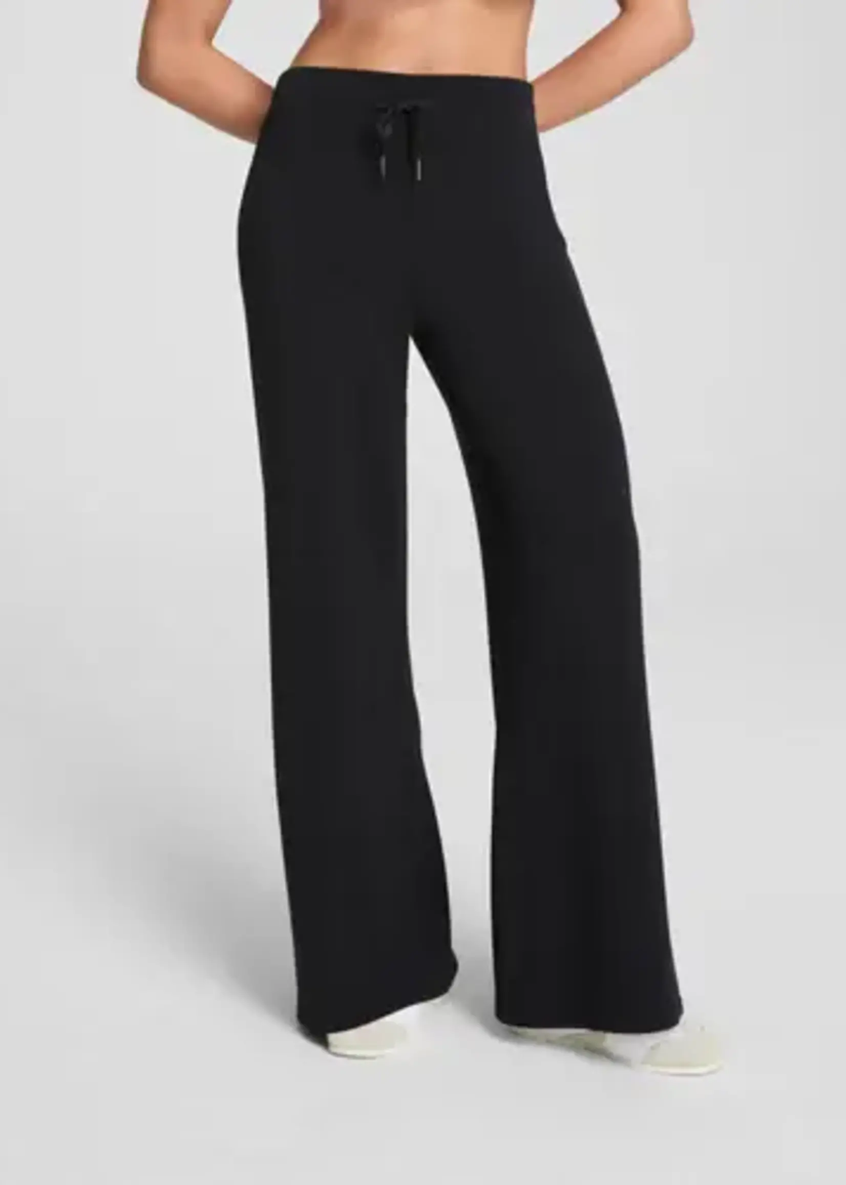 Very Black AirEssentials Wide Leg Pant