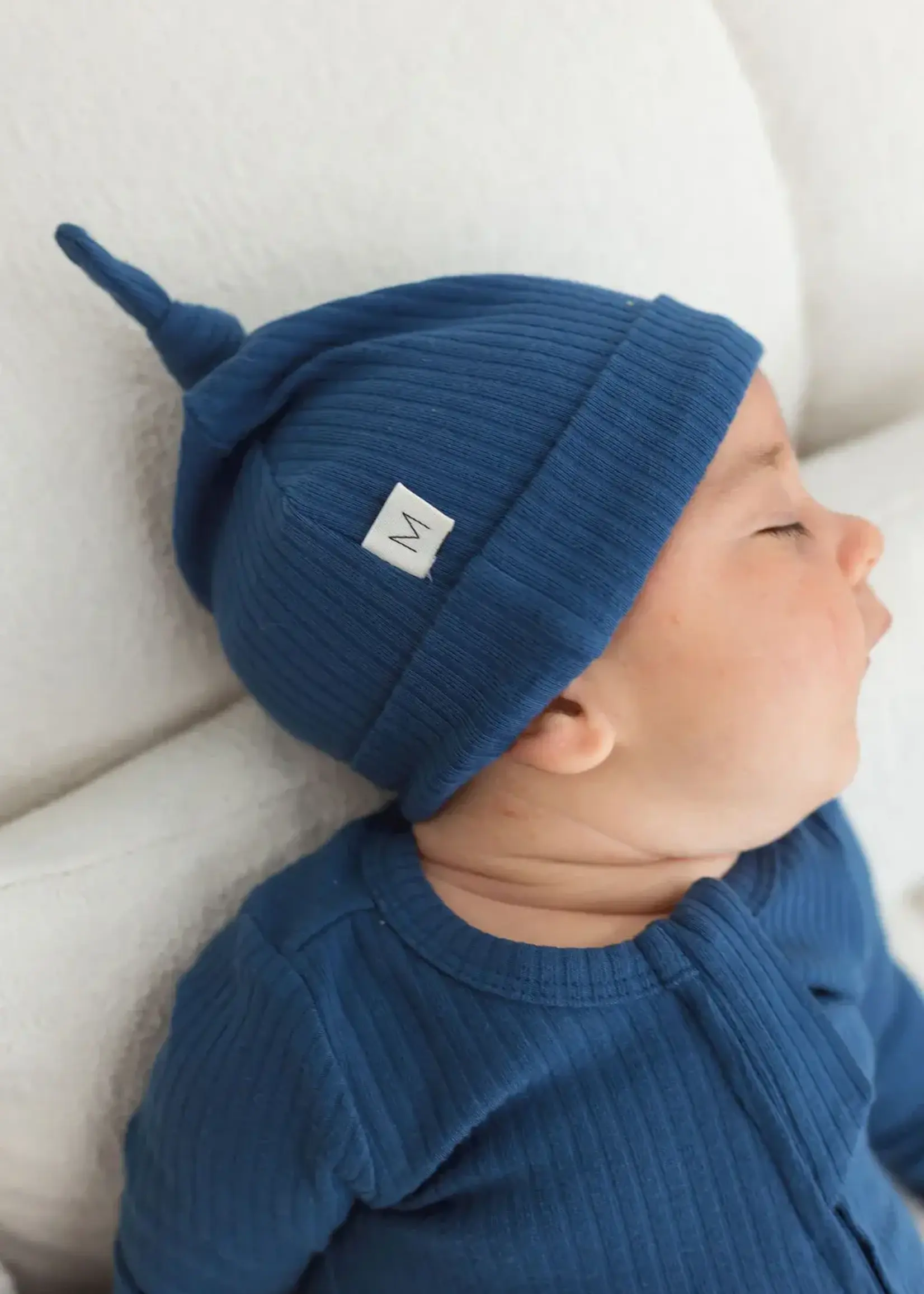 Mila & Co. Ribbed Knotted Hat