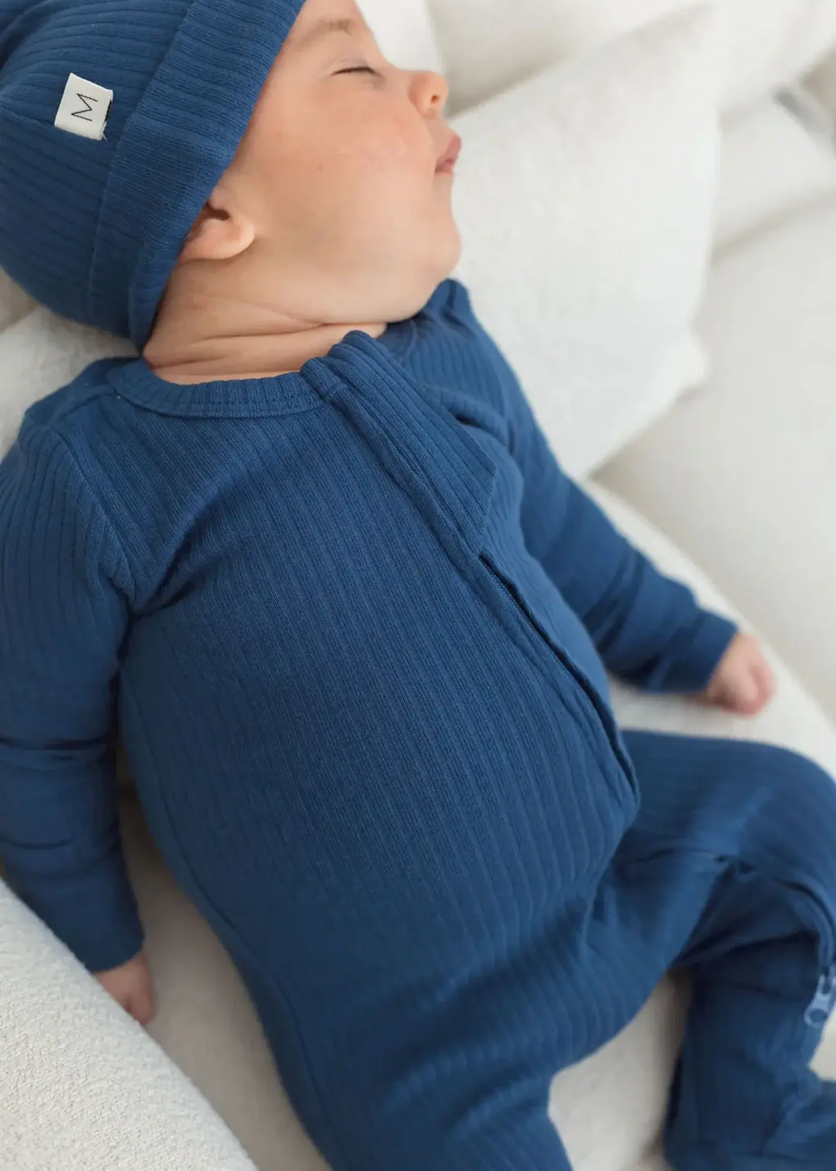 Mila & Co. Ribbed Knotted Hat