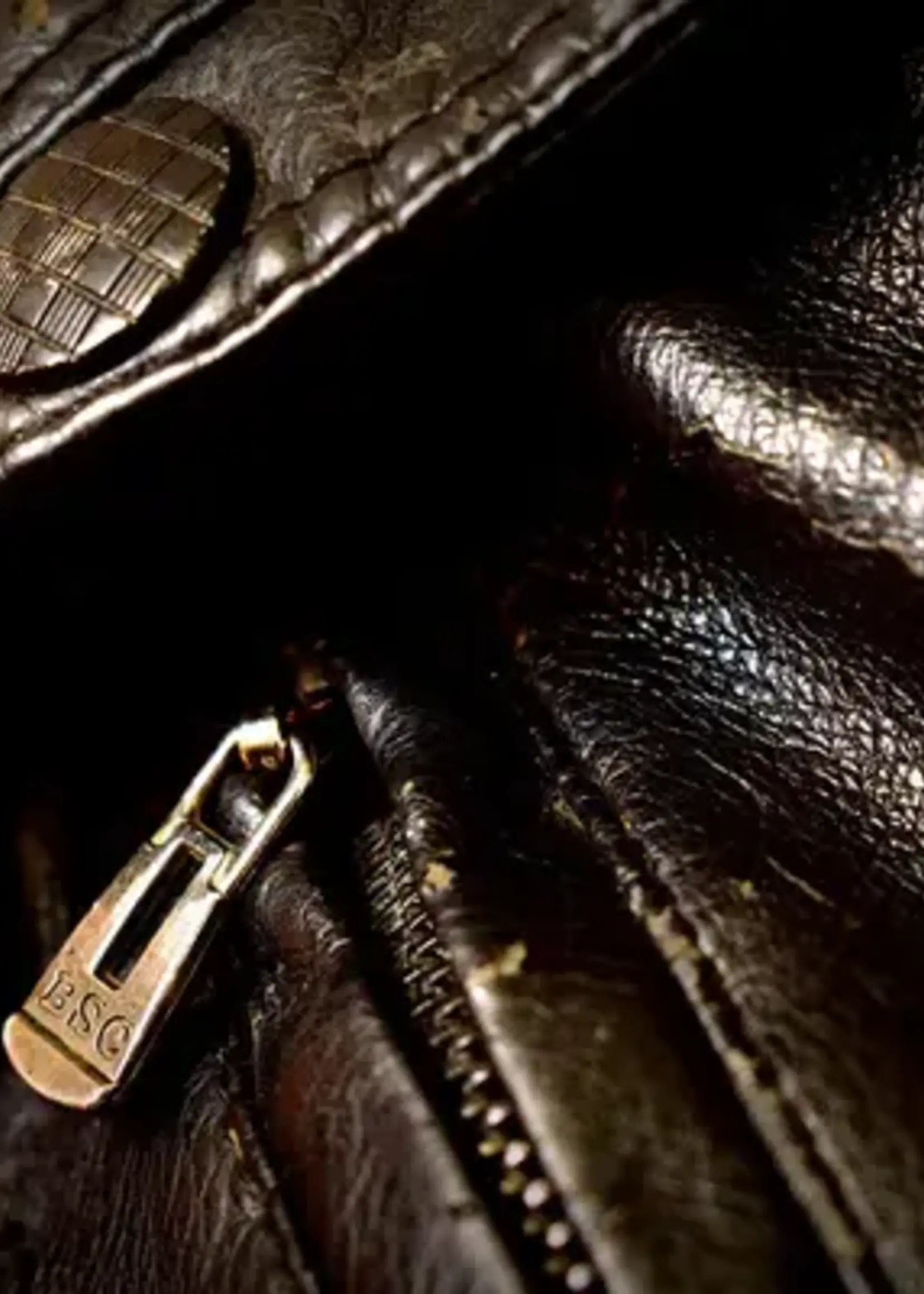 James Street Co. BLACK VIOLET + BLONDE WOODS Candle