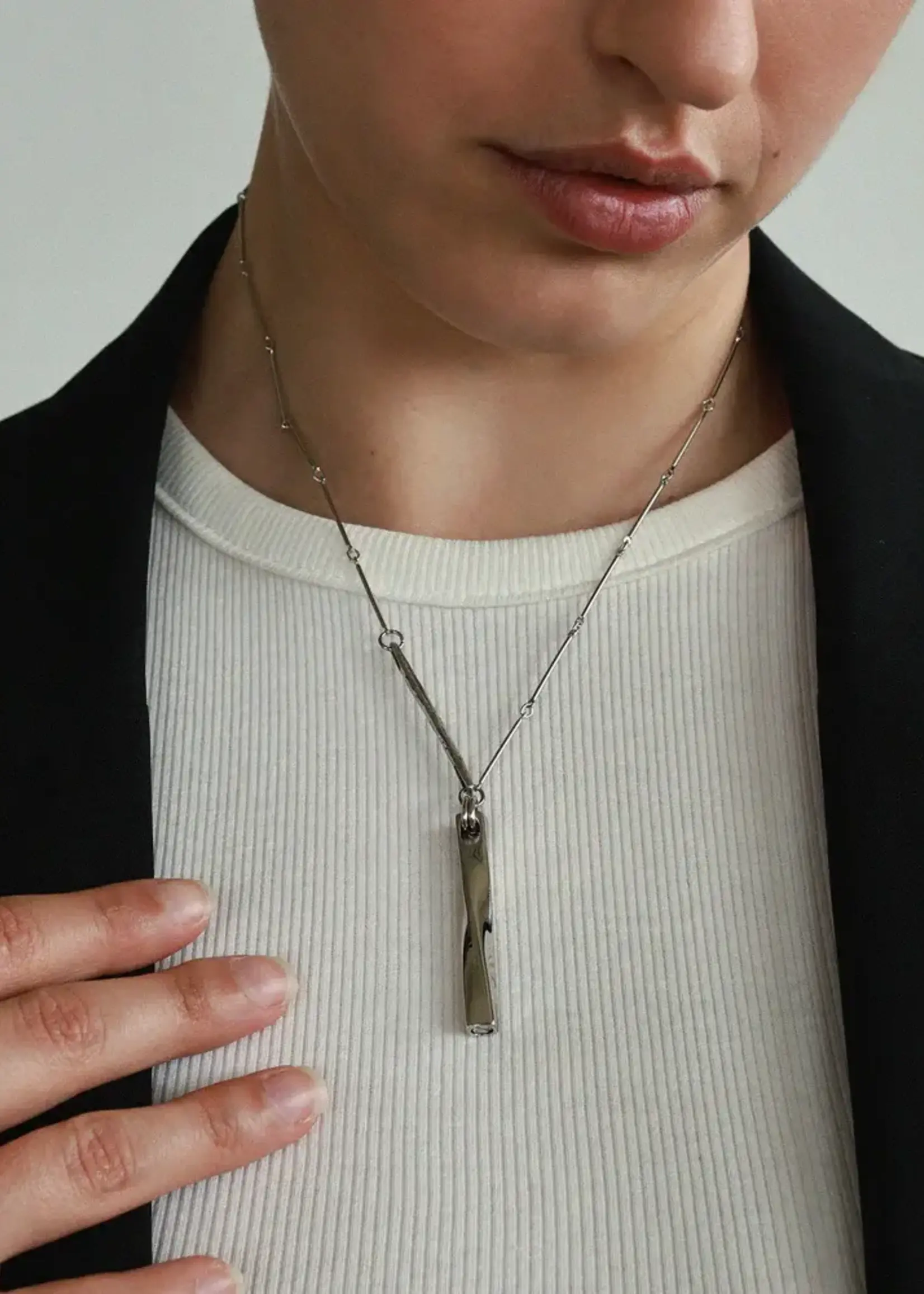 Anne-Marie Chagnon Requies Silver Necklace