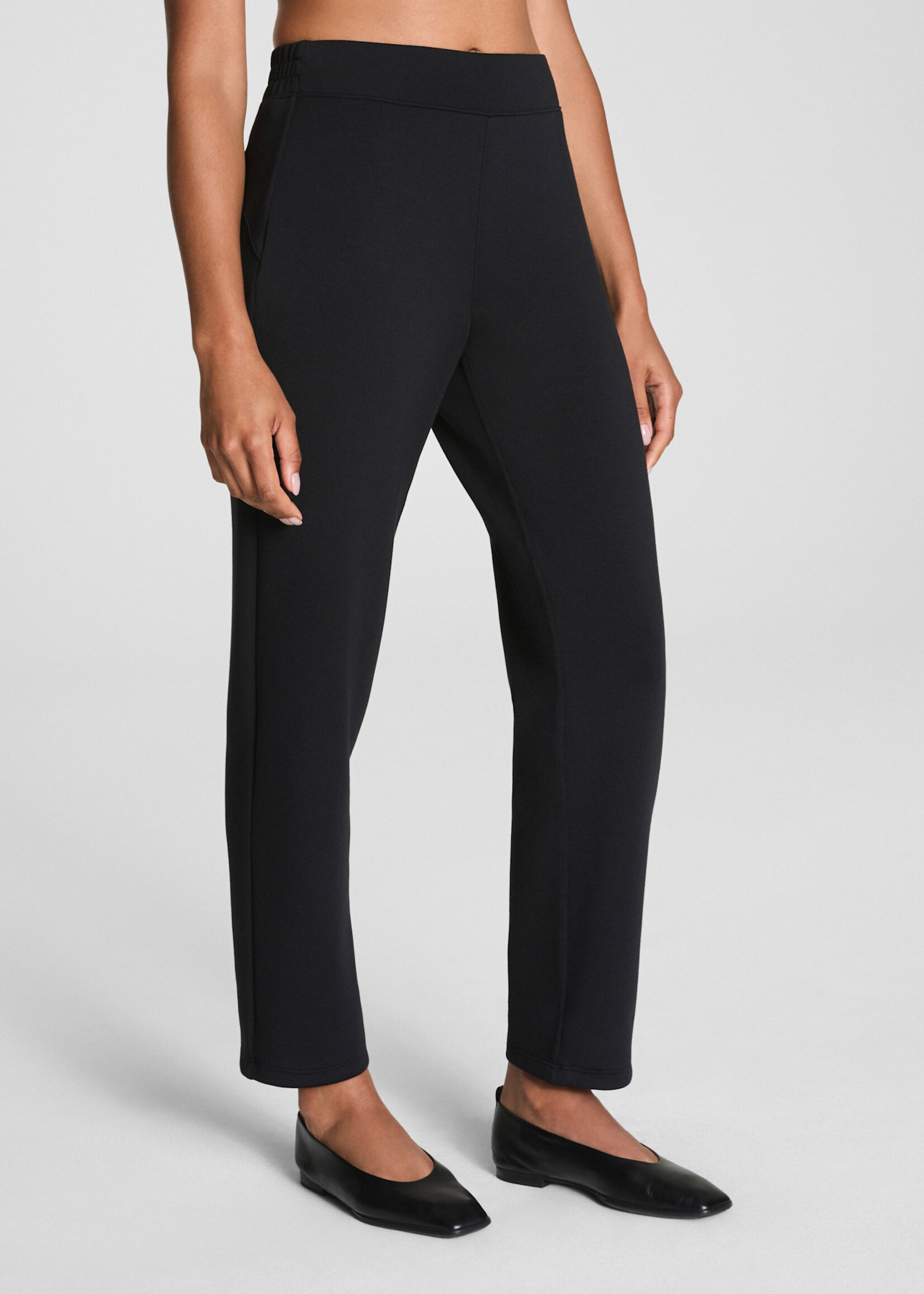 SPANX Very Black AirEssentials Slim Straight Pant