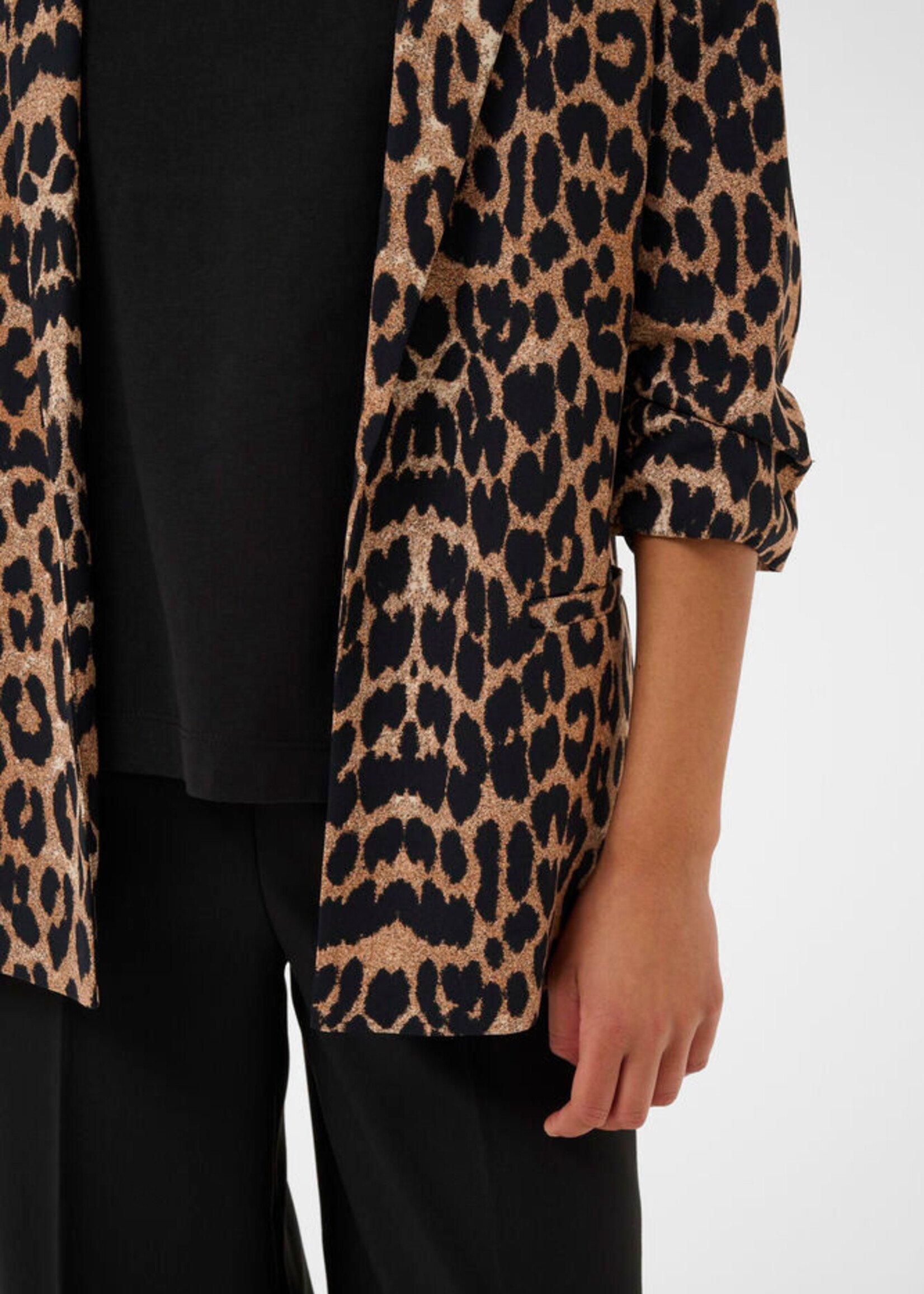 Soaked in Luxury Shirley Short Sleeve Printed Blazer