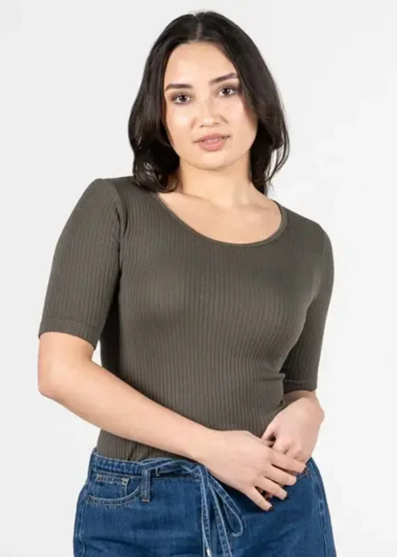C'est Moi Clothing Seamless Rib S/S Crew Neck Top