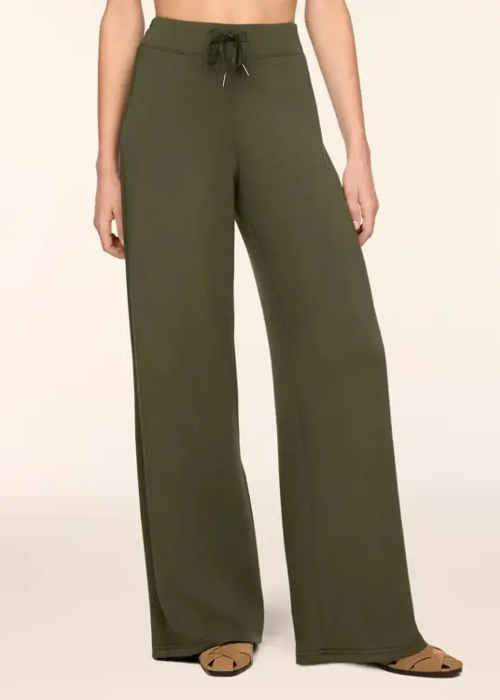 SPANX AirEssentials Wide Leg Pant